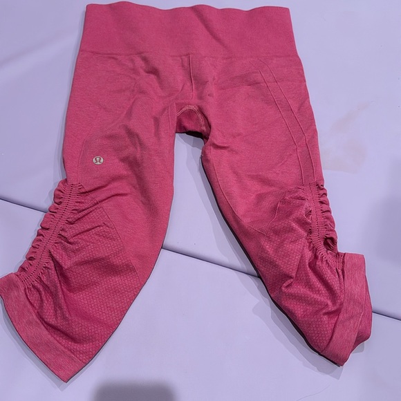 Lululemon in the flow seamless Pink crop leggings 8 - Picture 4 of 9